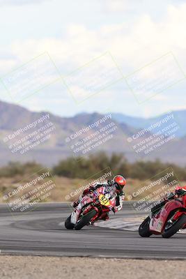 media/Nov-16-2025-Race Pace (Sun) [[8c5fa54630]]/Non Verified Riders (1st 20 Minutes)/5-Turn 15 (110pm)/